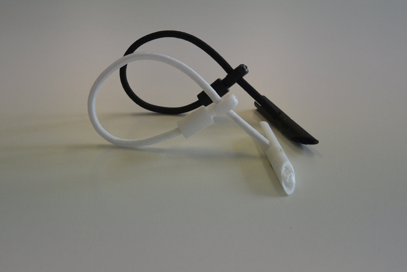 FLEXIBLE TIE